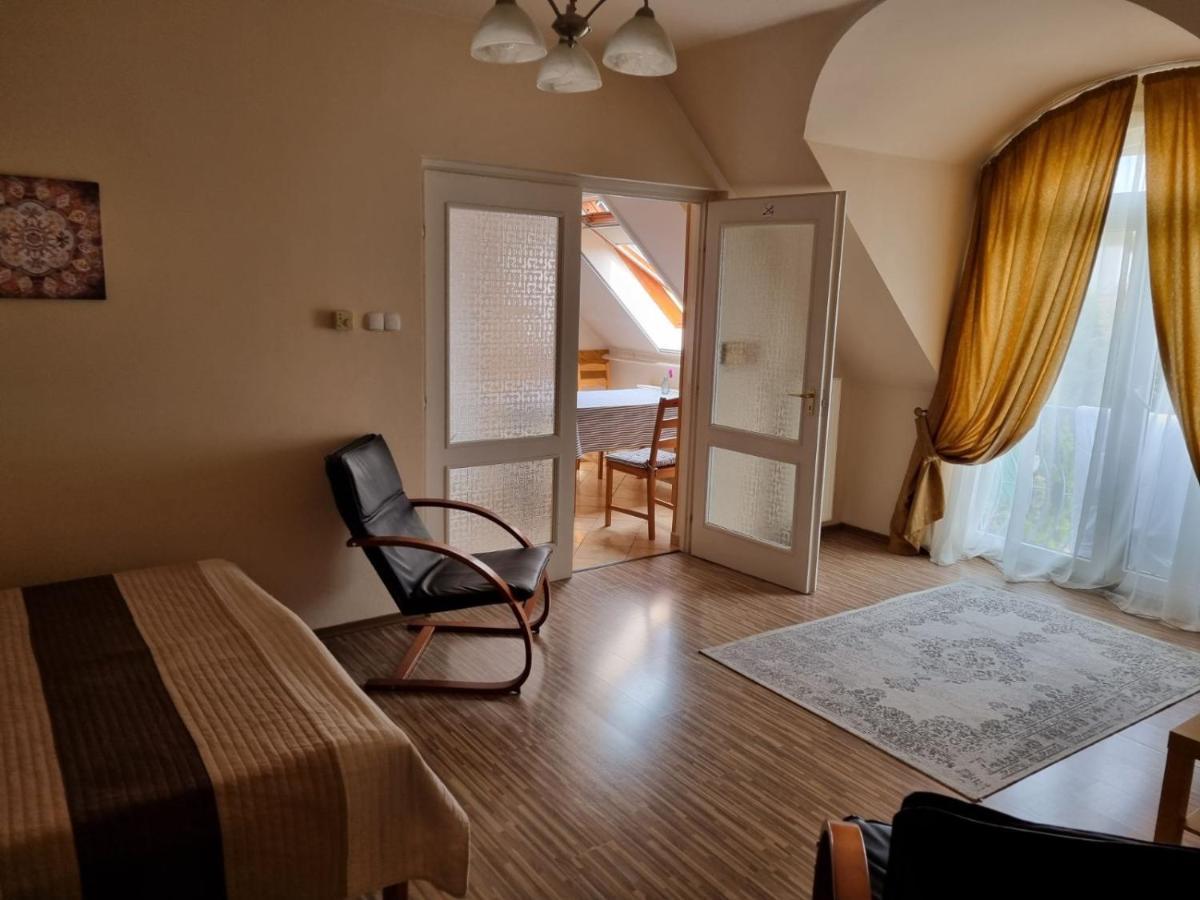 Koerteszirom Apartman Eger Exterior foto